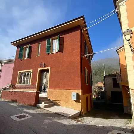 The Casa Rossa 14 Seats 6 *