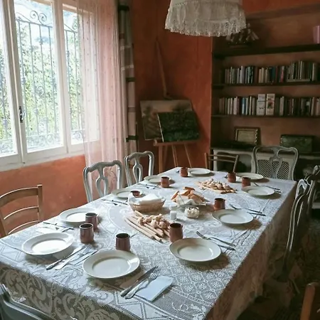 The Casa Rossa 14 Seats 6 Feriehus