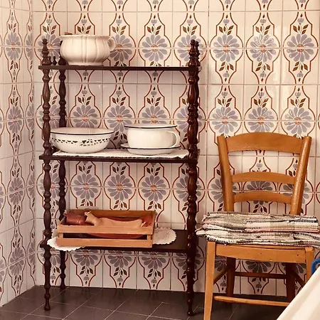 The Casa Rossa 14 Seats 6 Feriehus Camerana