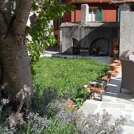 The Casa Rossa 14 Seats 6